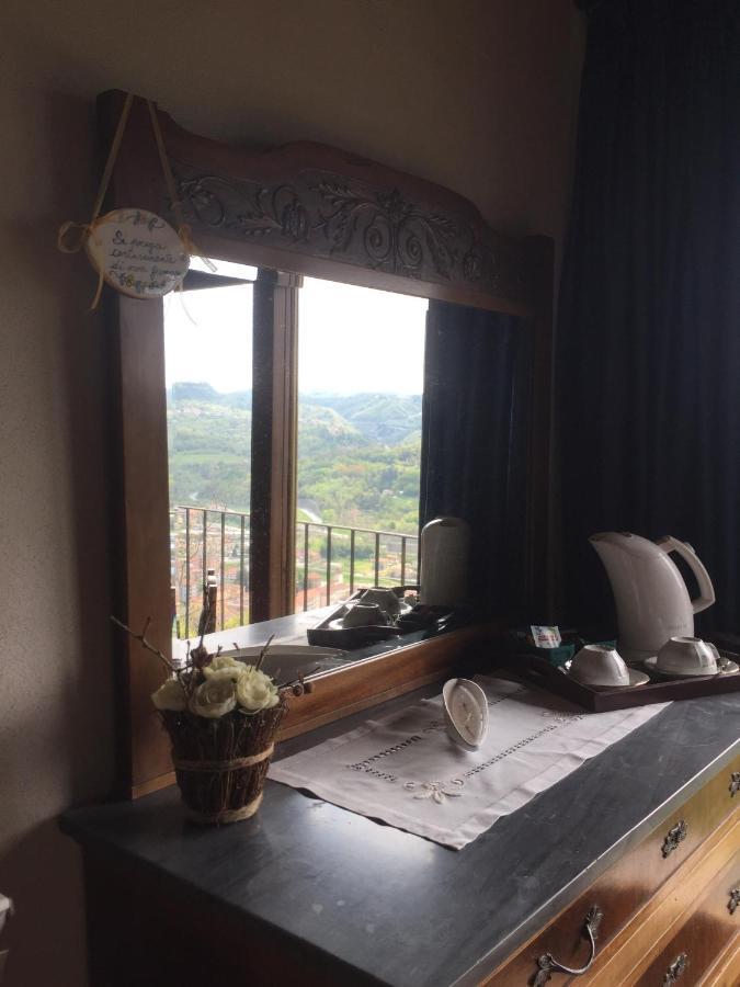 Bed and Breakfast Residenza Cima Le Vigne Millesimo Exterior foto