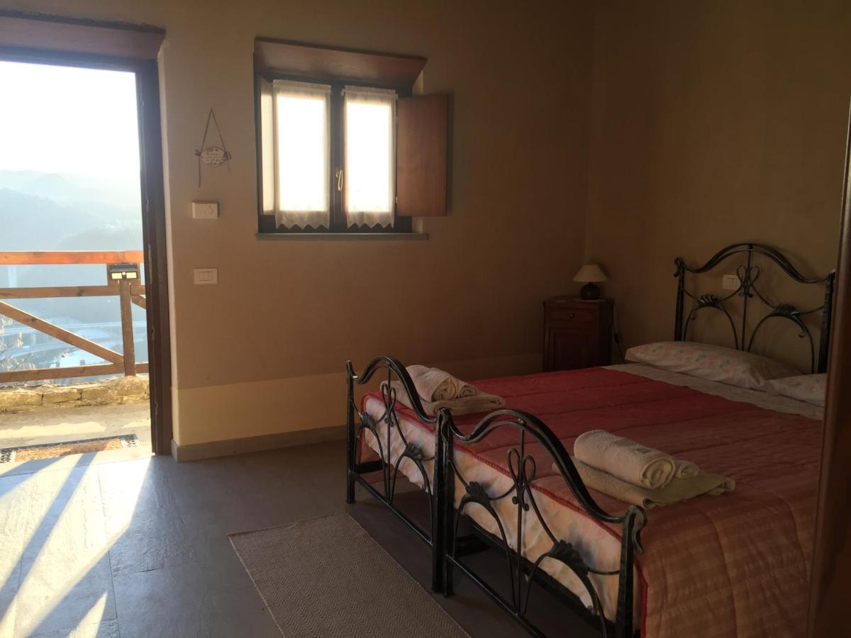 Bed and Breakfast Residenza Cima Le Vigne Millesimo Exterior foto